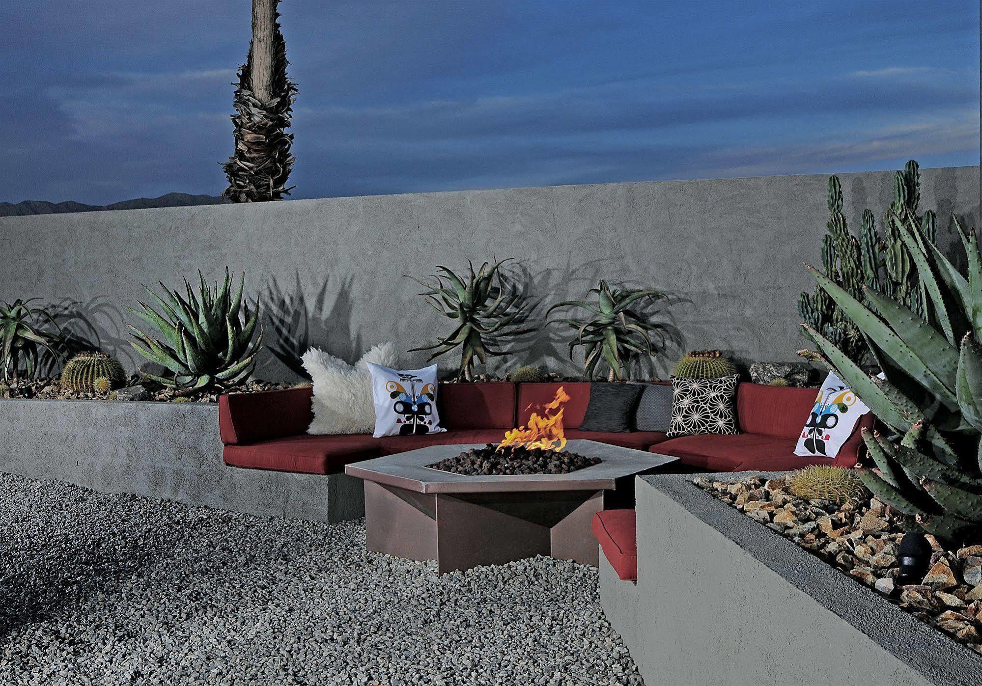 Hotel Lautner Desert Hot Springs Exterior photo